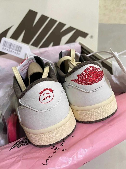 Travis Scott vs Fragment vs Air Jordan 1 Low' 'Military Blue'