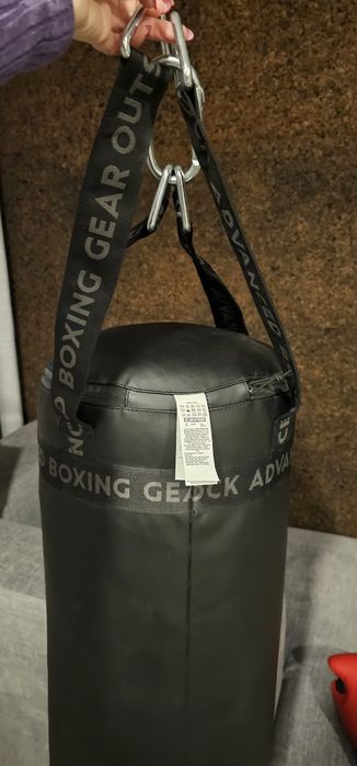 Saco Box 32 kg, com luvas.