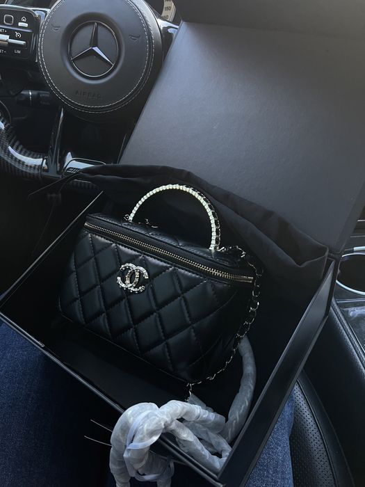 Сумка Chanel чорного кольору, косметичка Chanel, Vanity Case