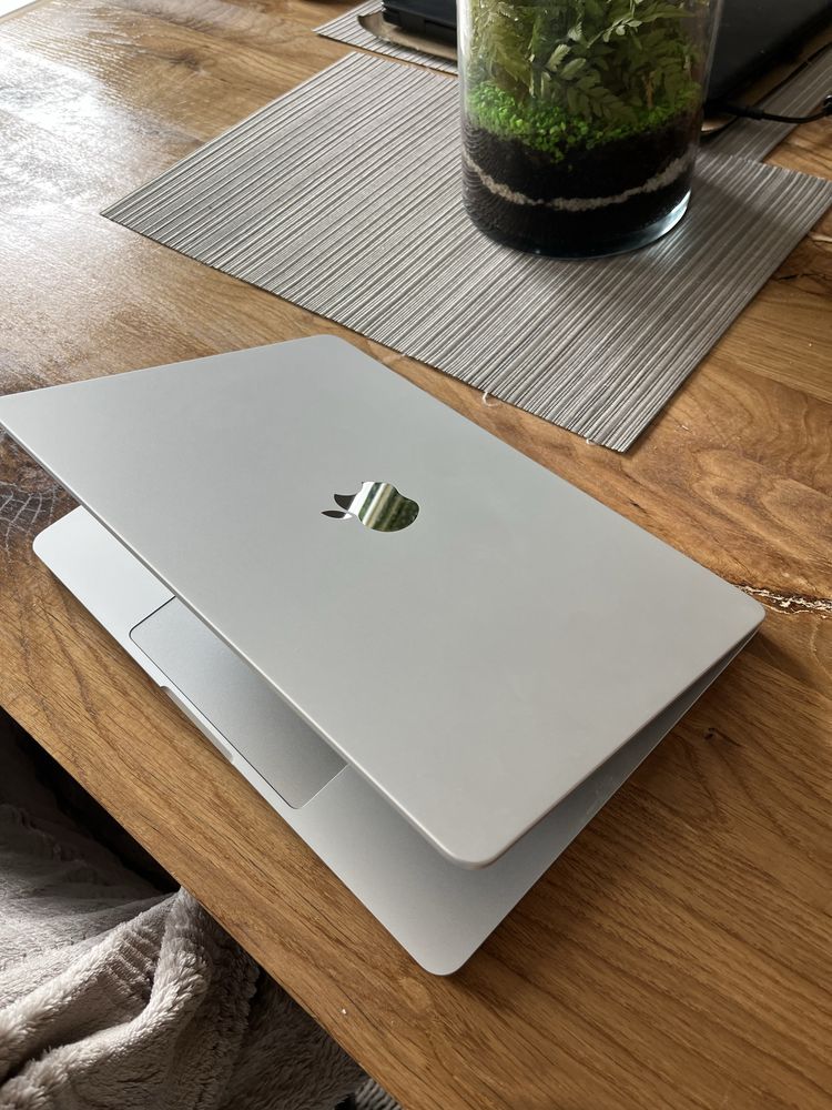 Apple MacBook Air 2024 13,6" M3 16GB RAM 512GB Srebrny