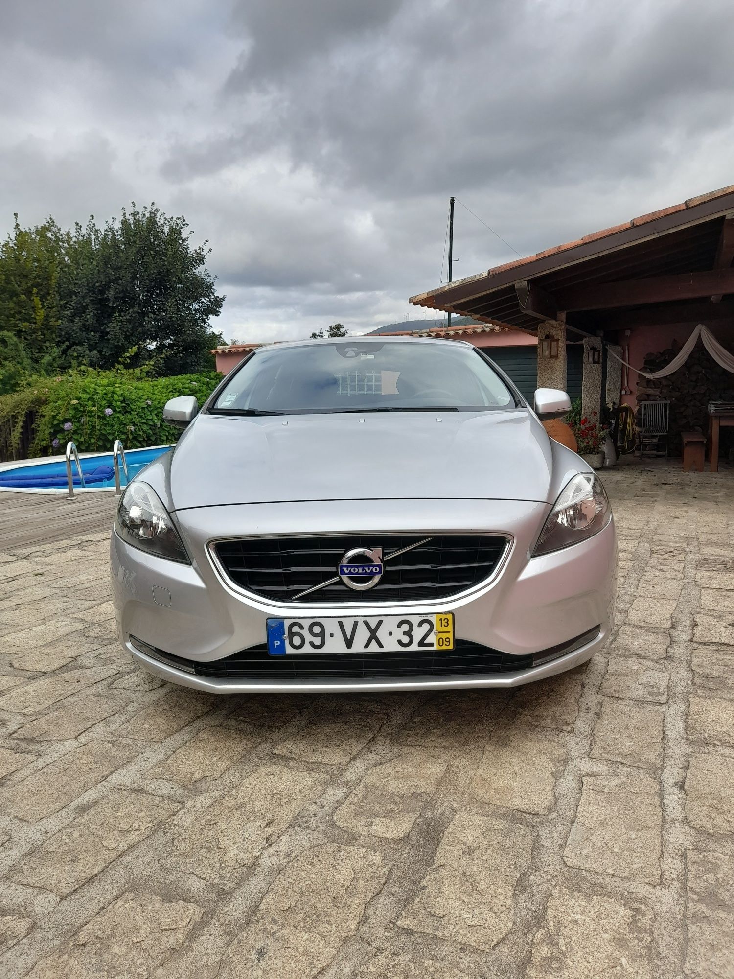 Volvo V40 2013 excelente estado