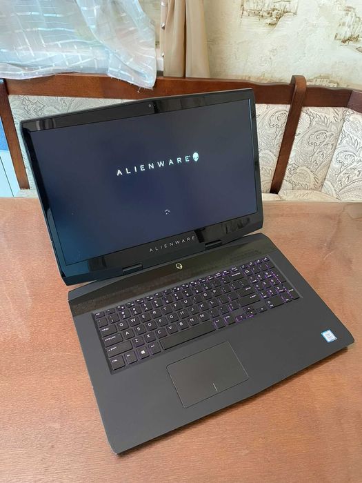 Ноутбук 17" QHD Alienware M17 (I7-9750H/16Gb/SSD1Tb/RTX2070)