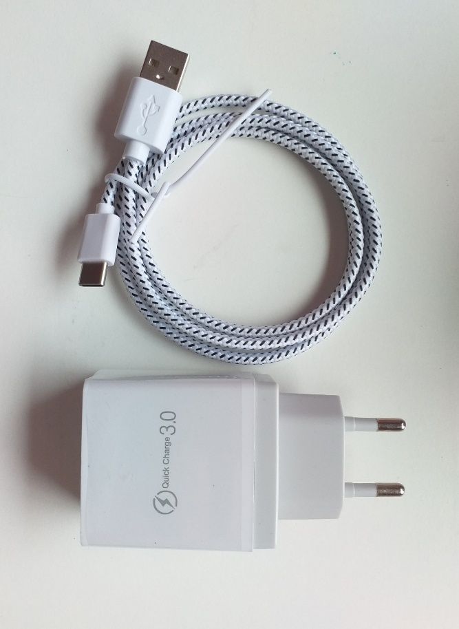 Biała ładowarka + kabel USB, typ C, szybkie ładowanie, długość 1m