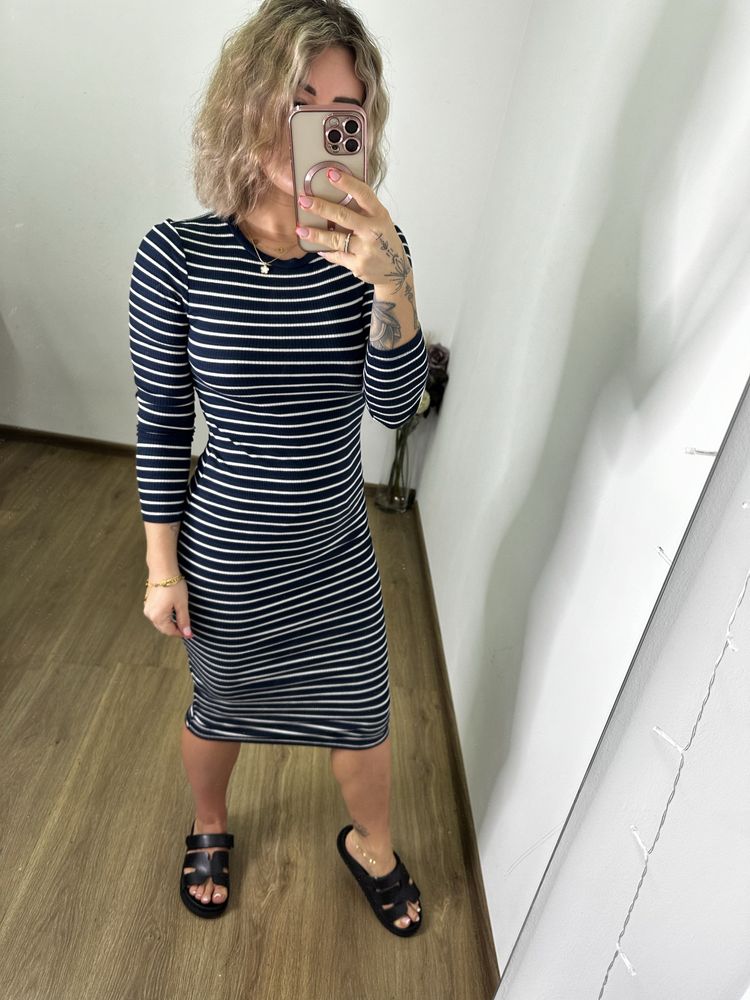 Sukienka w paski forever21