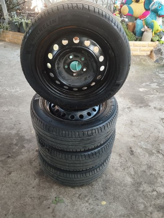 Диски с резиной  р 16 мишелин 205-55