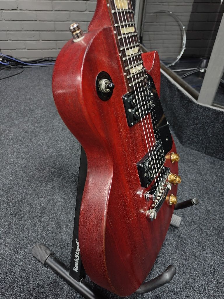 Gibson Les Paul studio cherry red faded