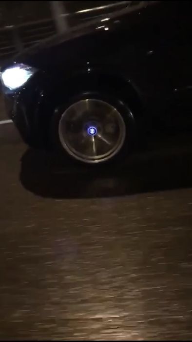 Заглушки на диски с подсветкой бмв bmw 68 мм e70 f10 f30 g20 g30 g05