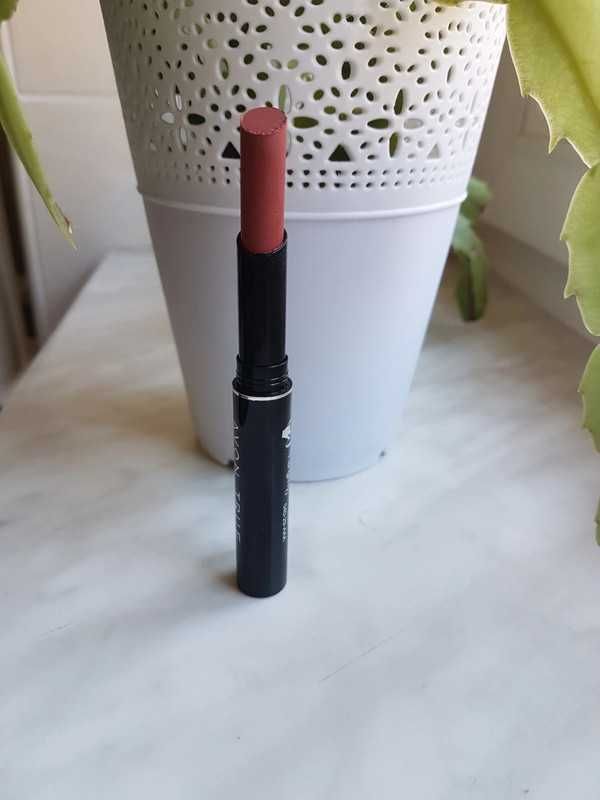 Szminka Ultra Beauty Avon. Totally Twig. Prezent.