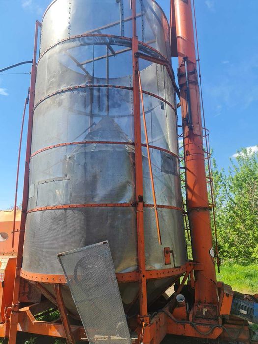 Продам зерносушарку Agrex