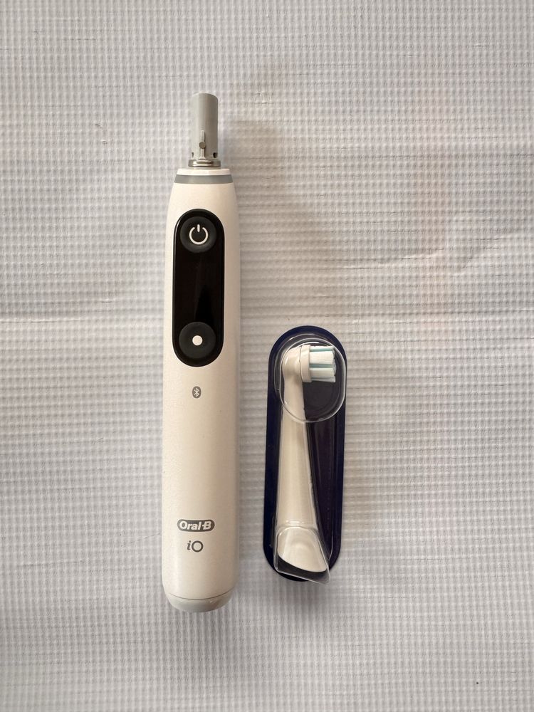3x szczoteczka oral-b iO 8 zestaw