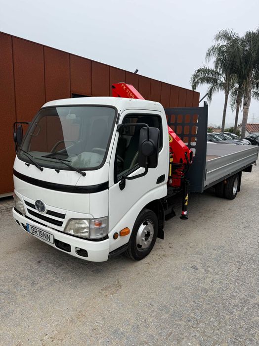 Carrinha Toyota dyna com grua palfinger