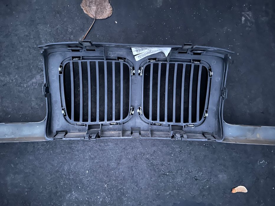 Птица и решетки фар BMW E34 дорестайл
