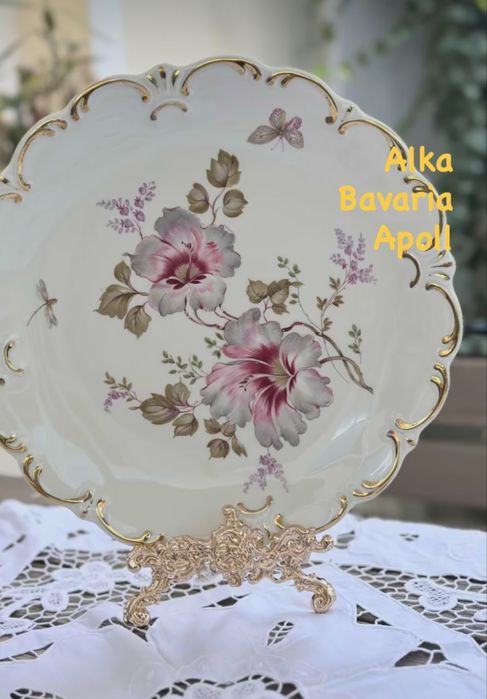B наявності антикварне блюдо відомої компанії Alka Kunst.