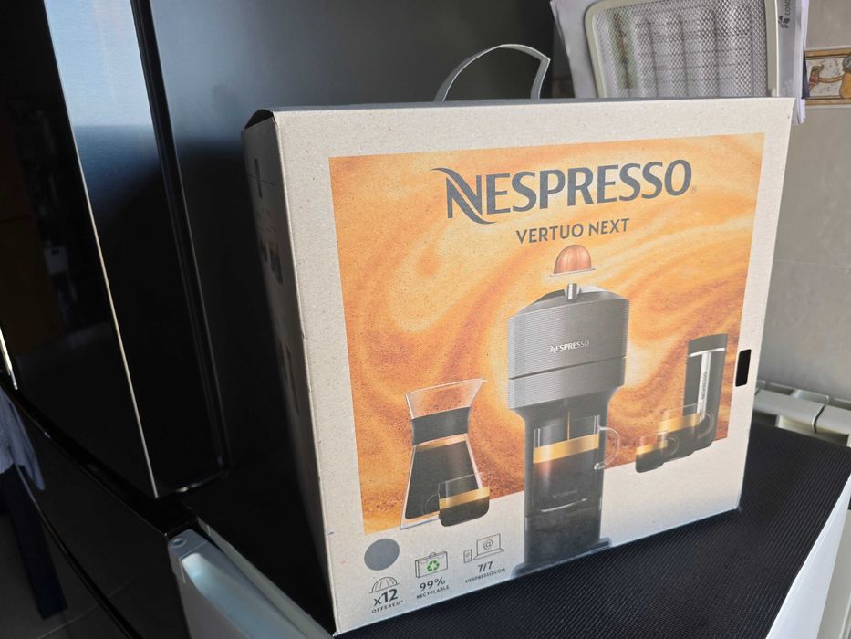 Máquina de Café Nespresso Vertuo Next