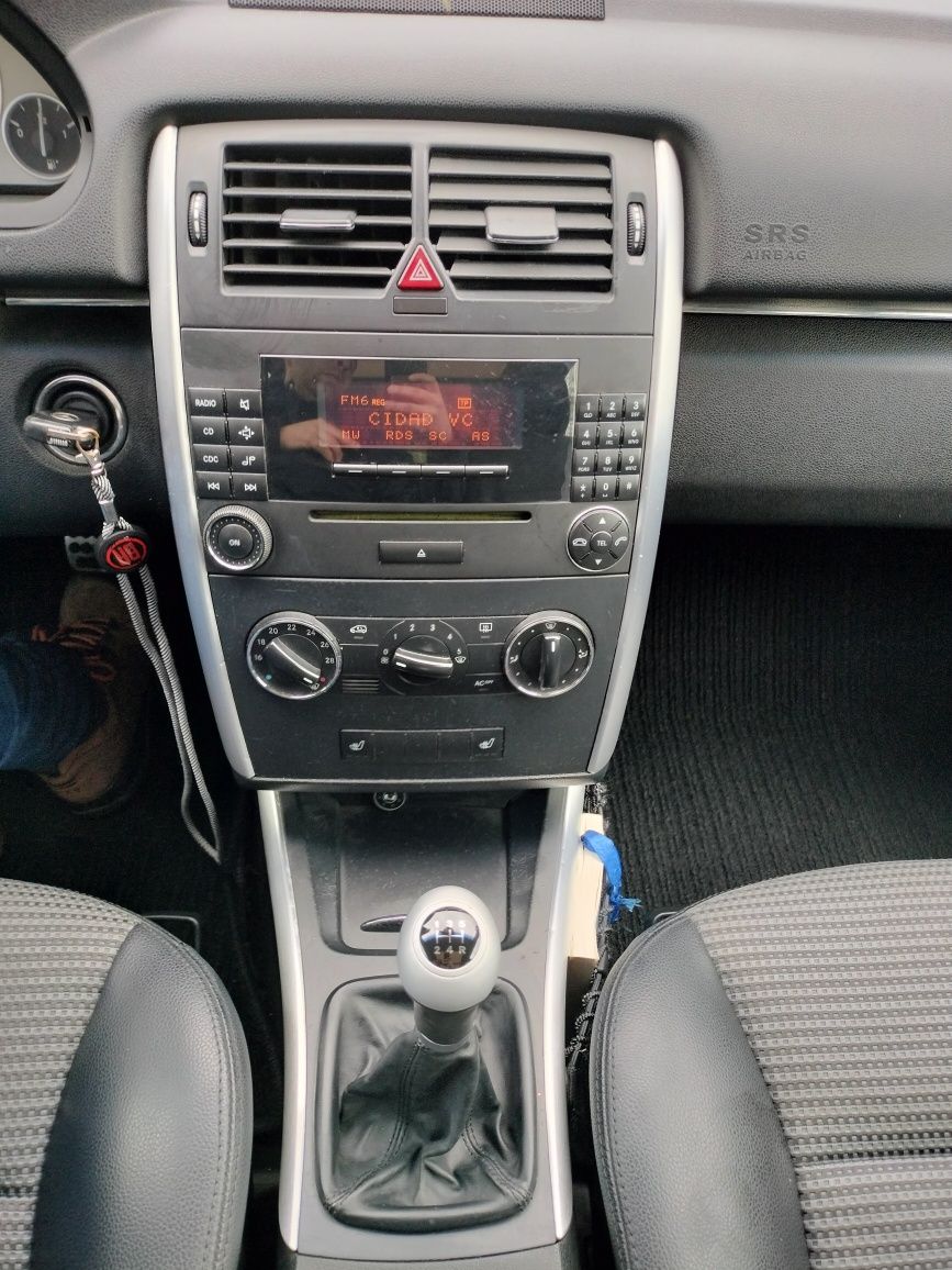 Mercedes B200 GPL legalizado no livrete