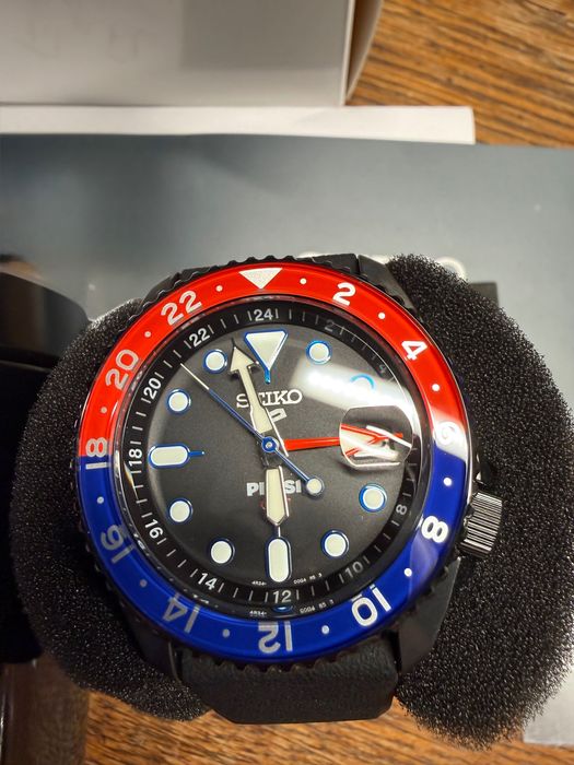 Seiko 5 Sports x Pepsi SKX Series GMT Limited Edition SSK047K1