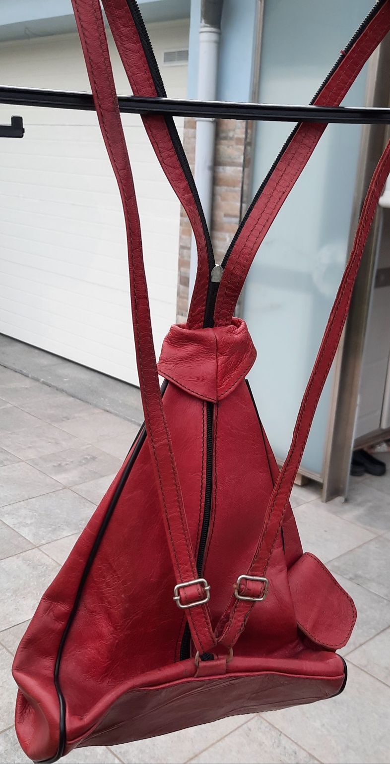 Mochila feminina em pele