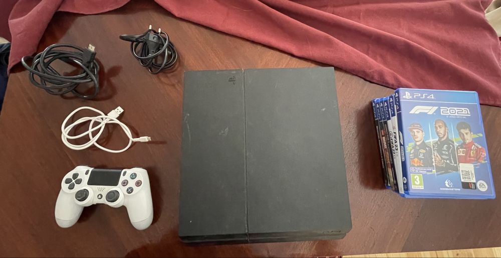 Ps4 em boas condicoes