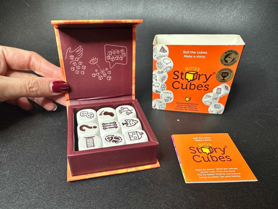 Настільна Гра The Creativity Hub Кубики Історій Rory's Story Cubes