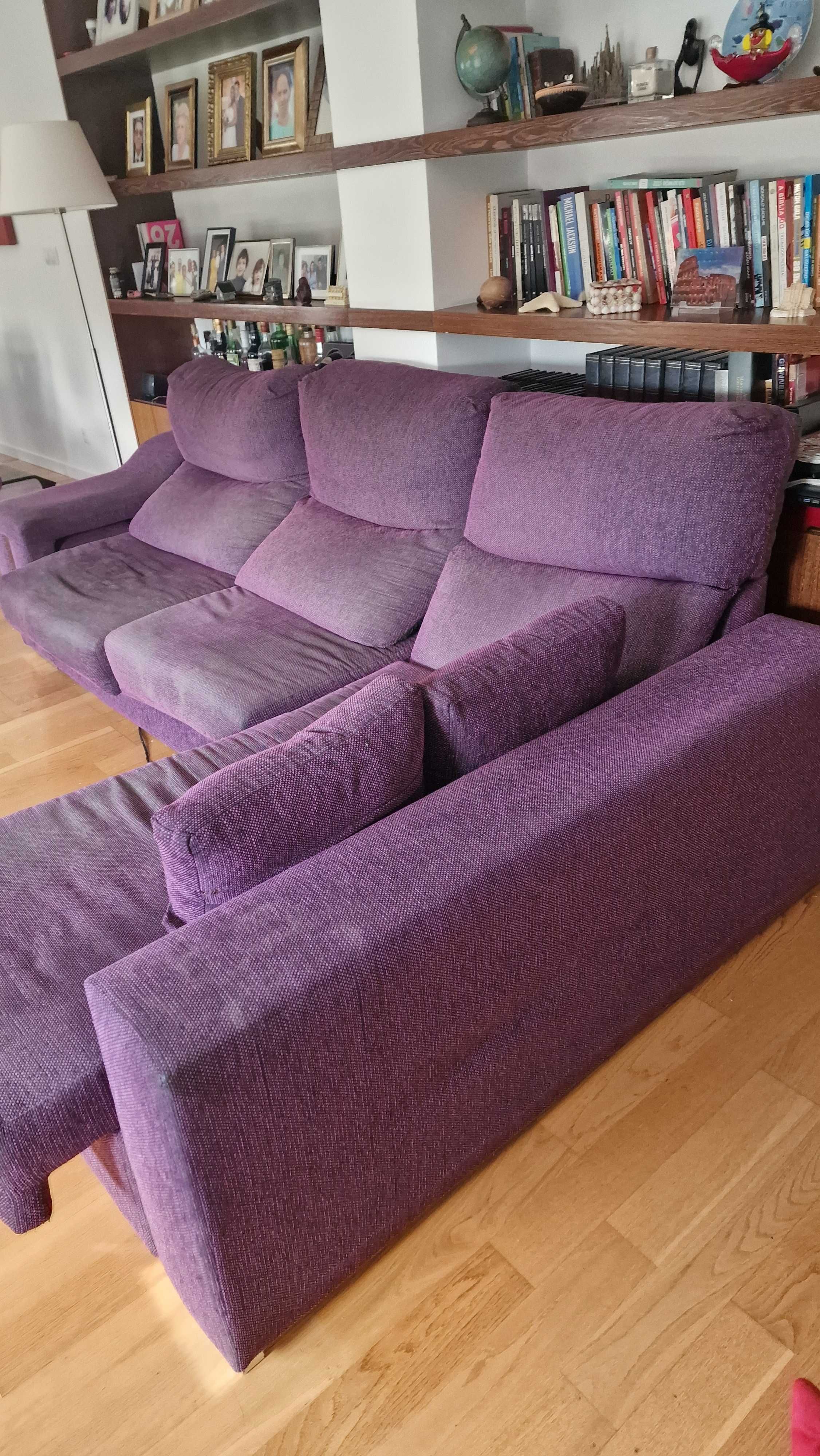Sofá com chaise long e poltrona