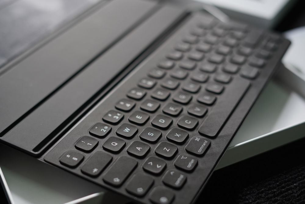 Ipad (Smart Keyboard Folio) NOVO