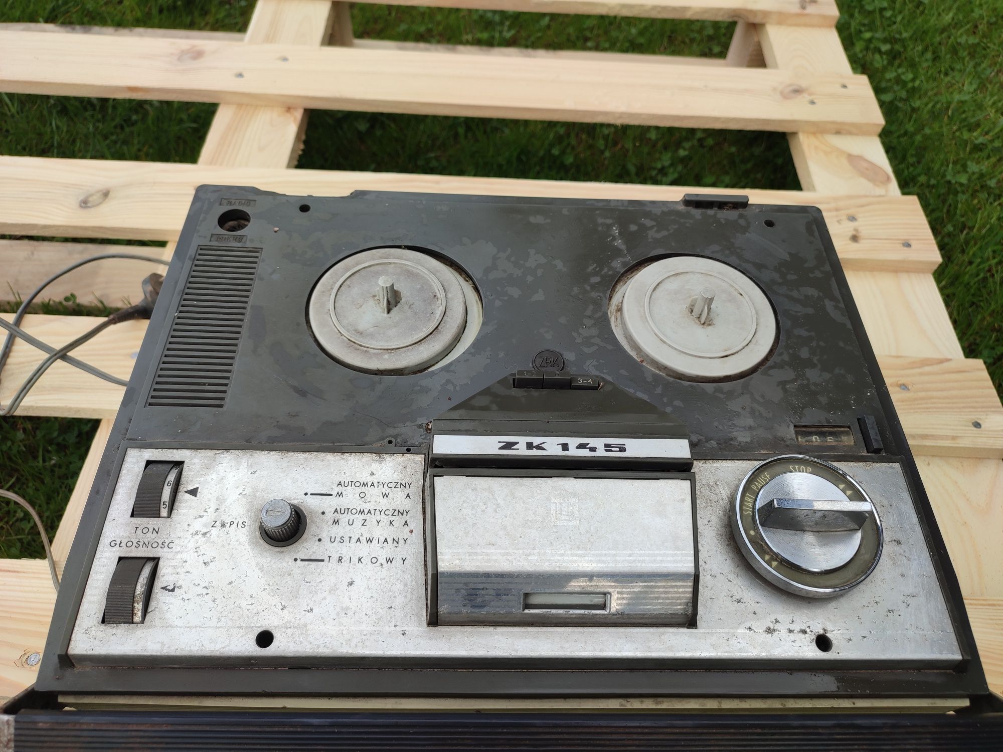 Magnetofon szpulowy ZK 145