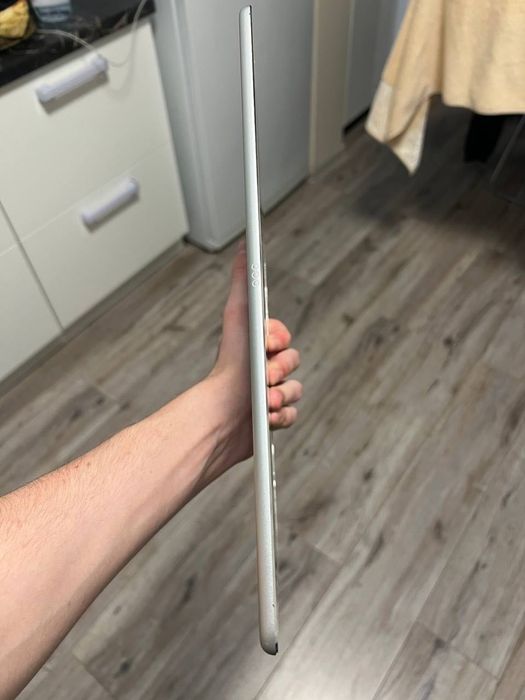 iPad Pro 12.9 2 gen 64gb 10 циклів битий