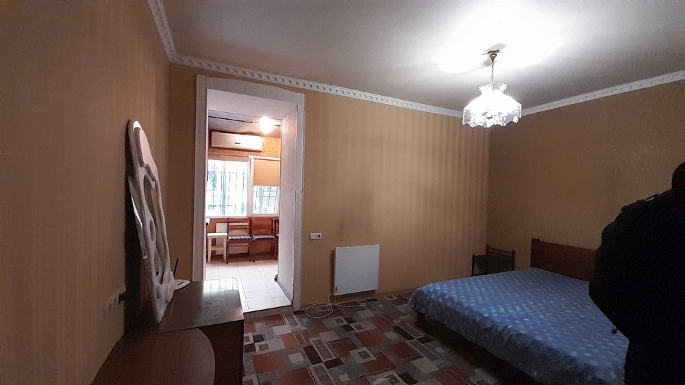 Срочно продам 1 комнатную квартиру в Центре города.  70 кв. м Газ.