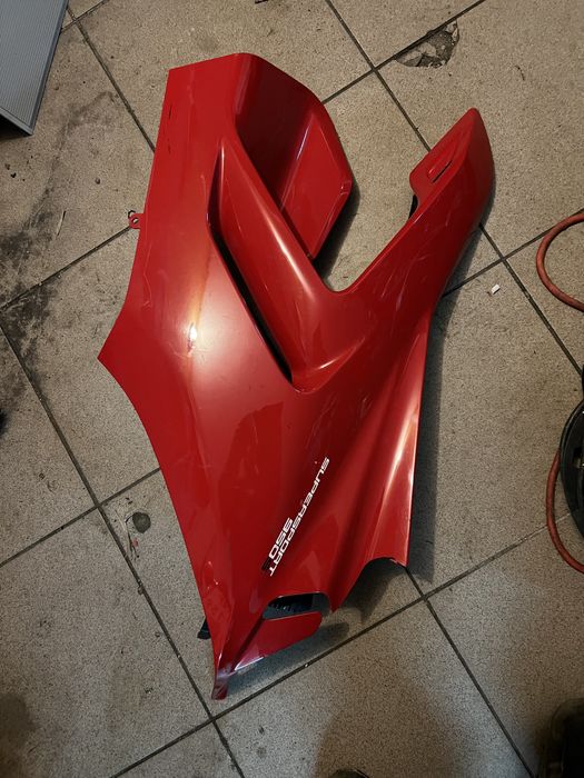 Ducati supersport 950 rok 2021 owiewki czesci