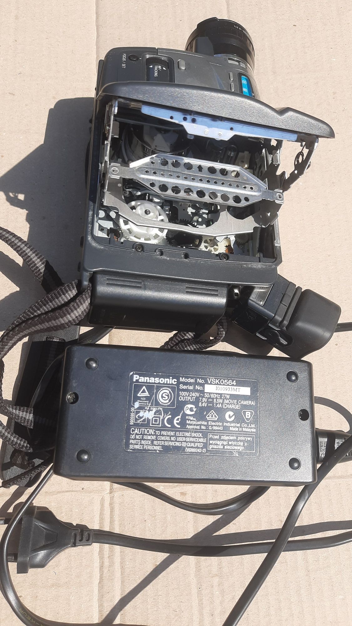 Panasonic model NV-RZ1EG відеокамера  на відеокасетах made in  Japan.