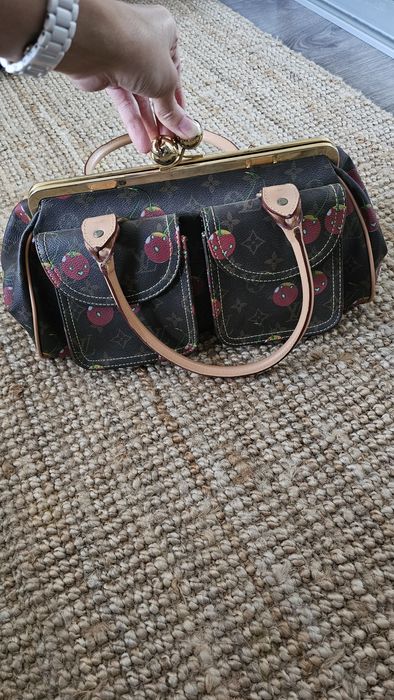 Wisienki fajna torebka kuferek