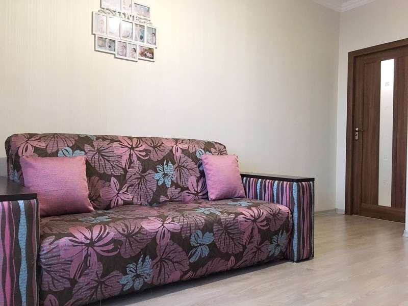 Нова квартира із затишною кухнею для 4-х гостей! Подобово!