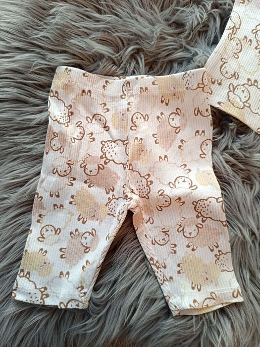 Piękny prążkowany komplecie niemowlęcy nowy z metką 56 cm 1-2 miesiące