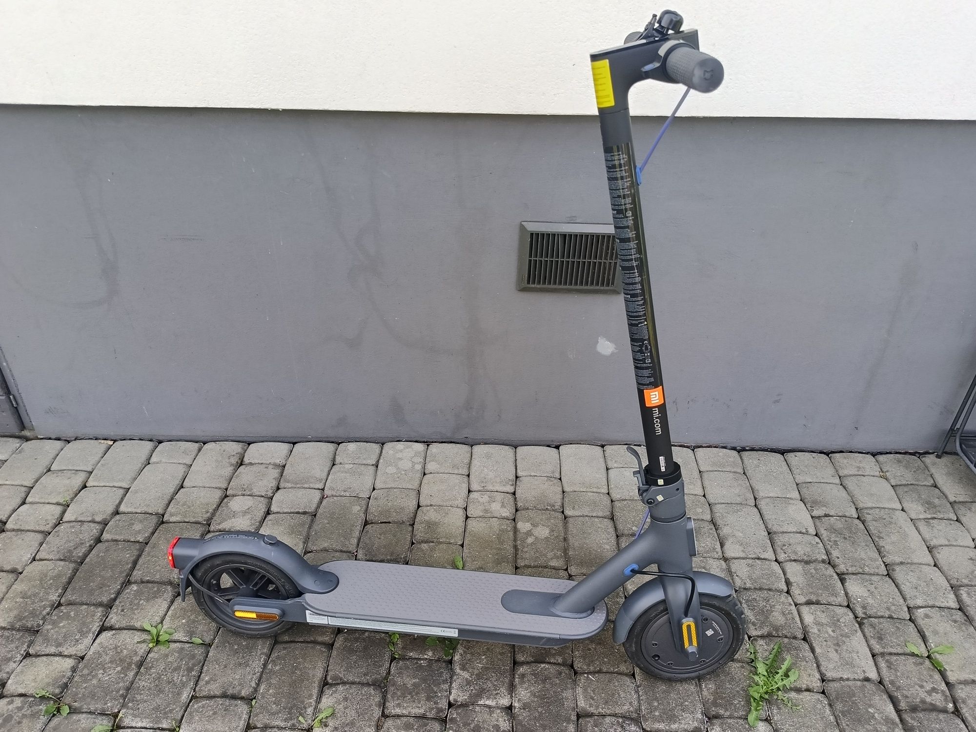 Hulajnoga elektryczna Xiaomi Mi scooter 3 niski przebieg 170km