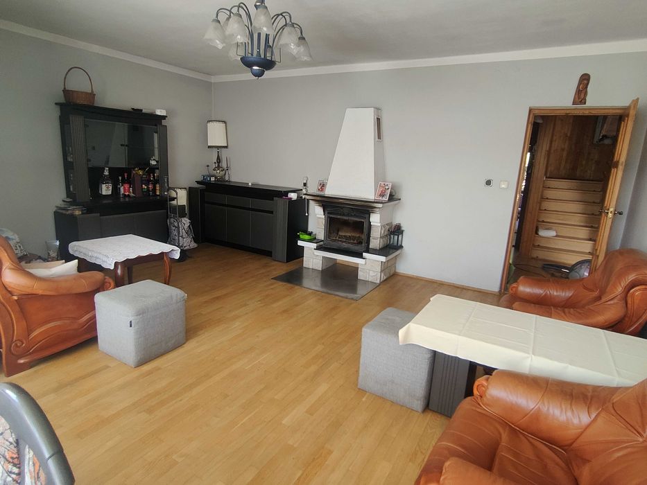 Dom w Czersku 160 m2 (5-6 pokoi)  podpiwniczony 80 m2 + poddasze