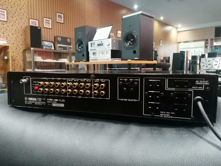 YAMAHA - C-80 (PRÉ-AMP)