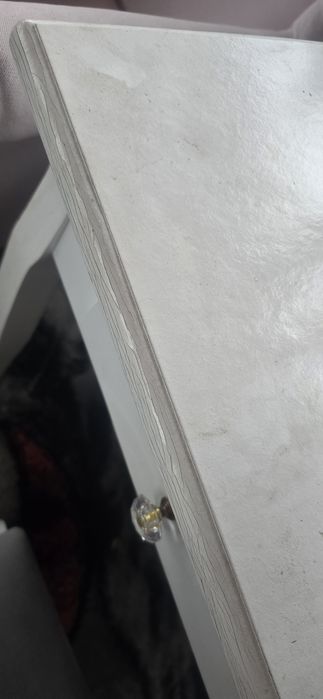 Toaletka z złym stanie wizualnym