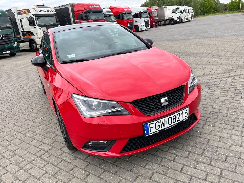 Seat Ibiza Czerwony Seat Ibiza FR SC — idealne auto na Mikołaja!