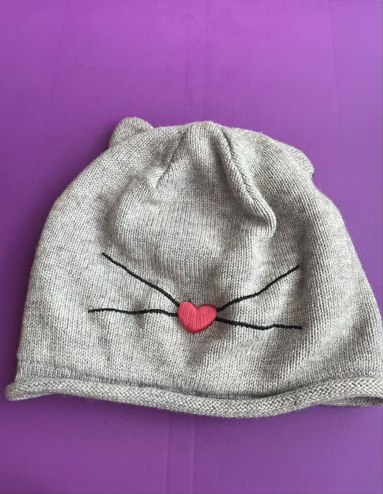Щапка з котячими вушками