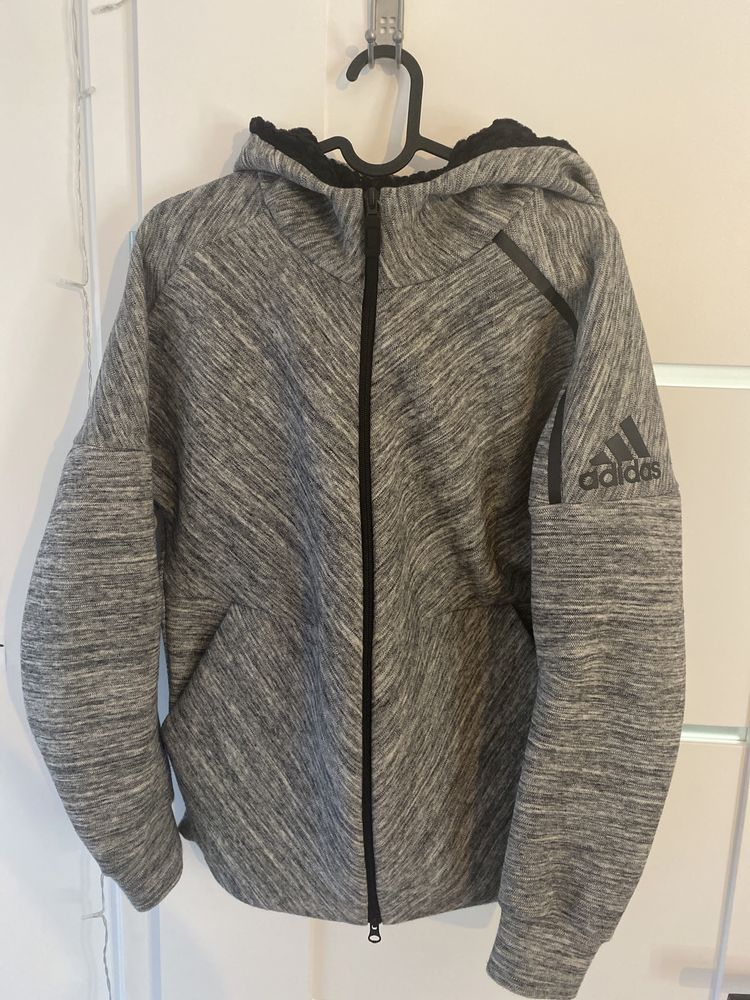 Bluza adidas z kapturem