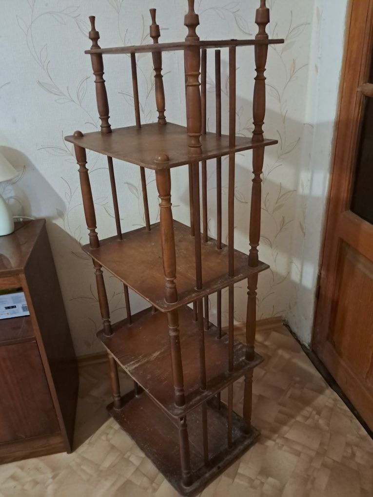 Старинная этажерка