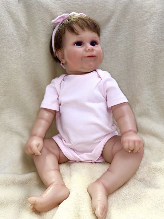 Реалістична кукла реборн дівчинка
