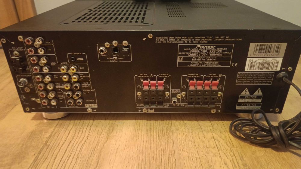 Amplituner Pioneer VSX-609RDS + Pilot