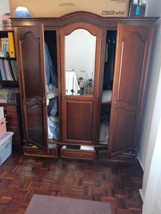 Vende-se Quarto Completo