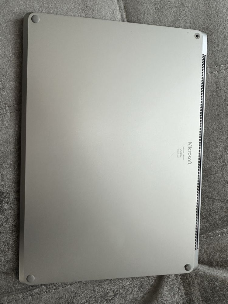 Suface laptop 3 i5 touchscreen 8/256