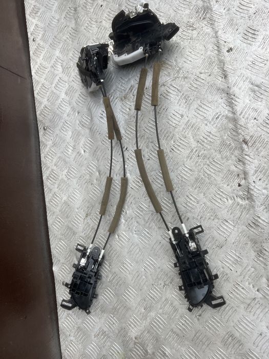 Замок задней двери лев прав Ниссан рог nissan rogue xtrail t32 год 15