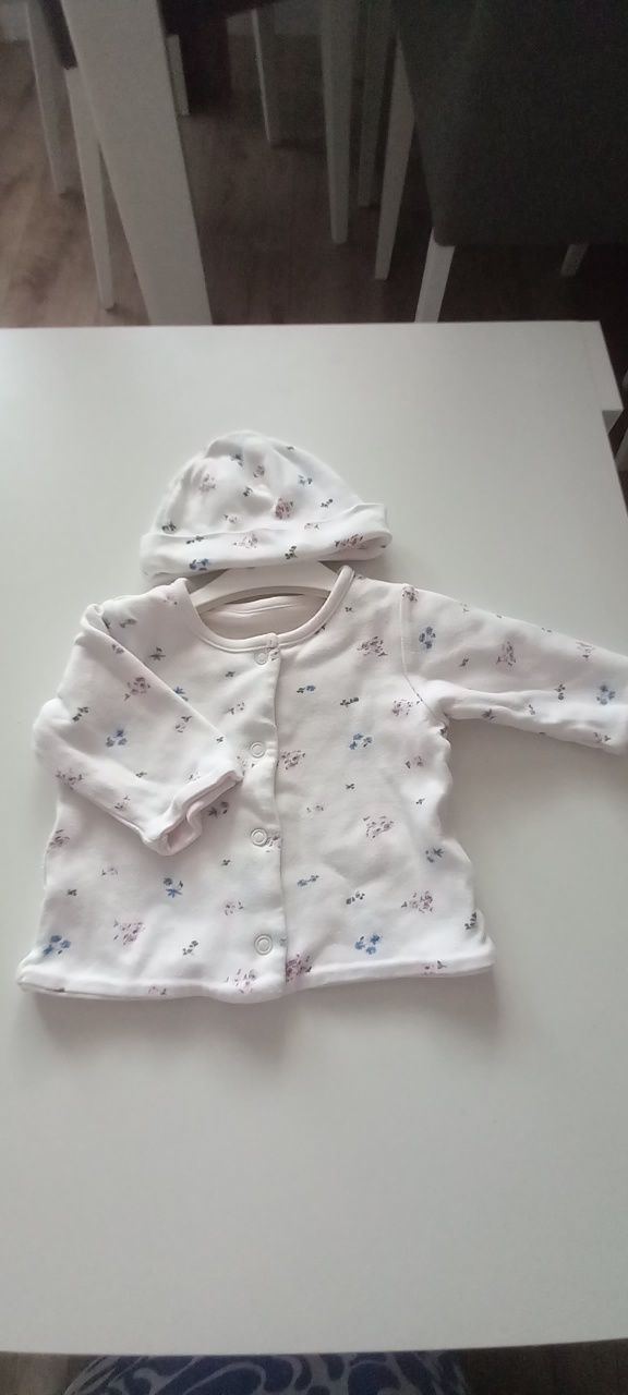 Bluza w kwiaty z czapeczką