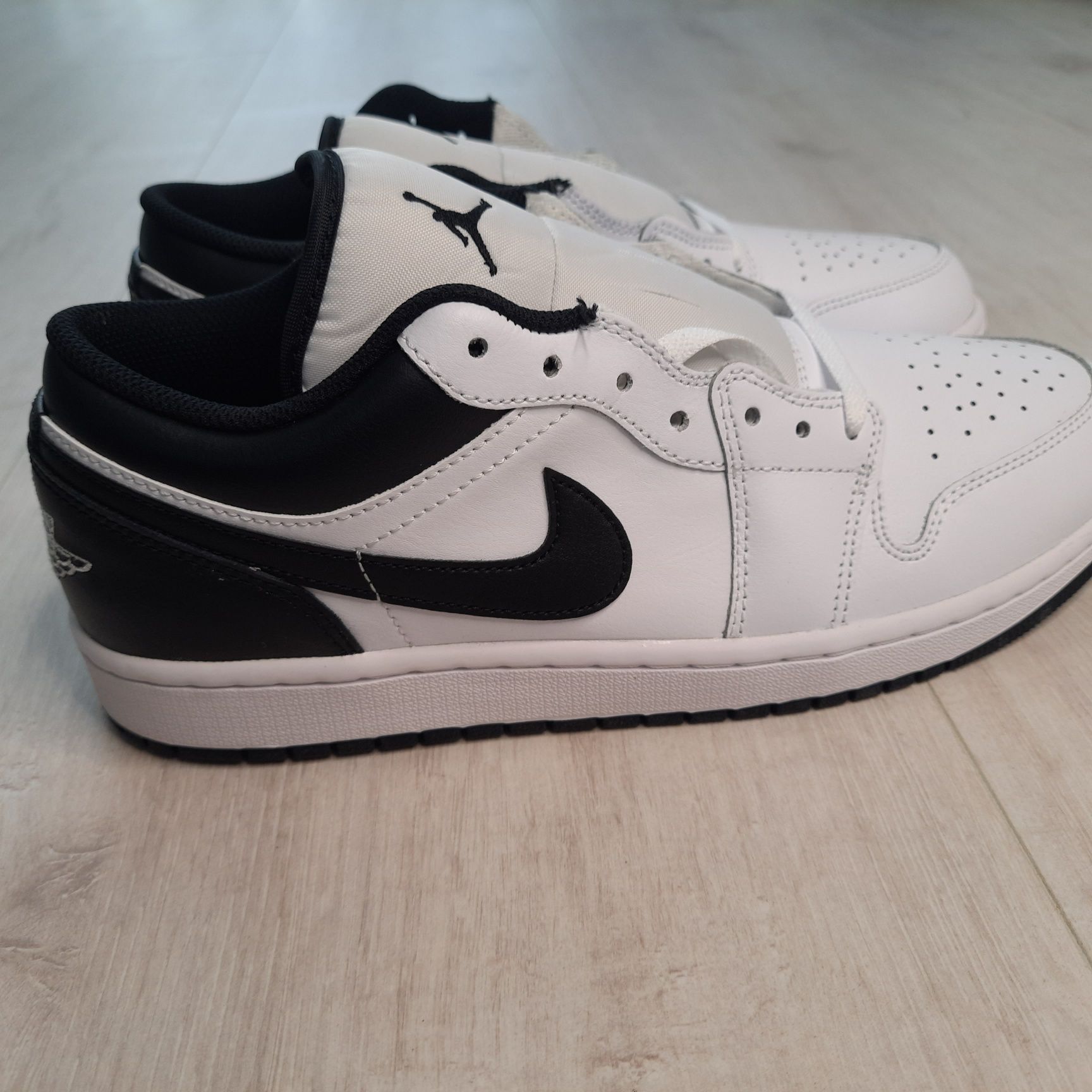 Оригінальні чоловічі кросівки AIR JORDAN AIR 1 LOW SHOES WHITE 553558