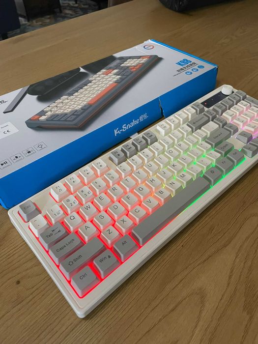 Teclado Bluetooth RGB (2.4GHz BT USB) estilo mecânico BT Gaming