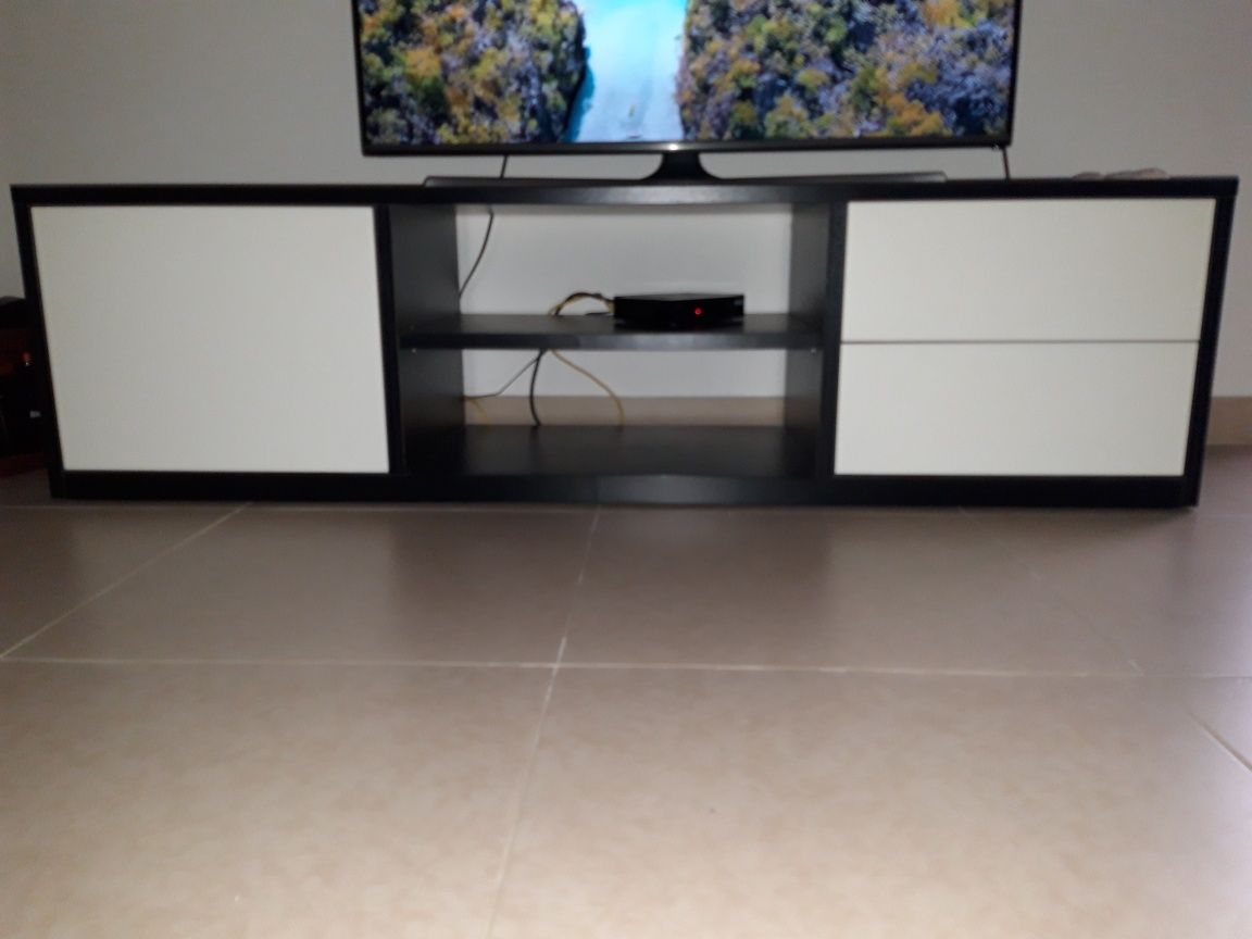 Móvel TV em excelente estado